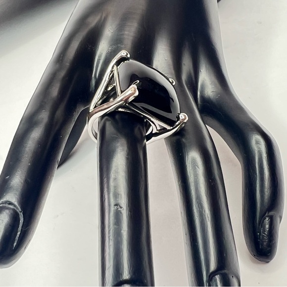 Guess Silver and Black Cocktail Ring Size 9 - Picture 7 of 11